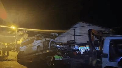 Choque de minibús en Villa Fátima deja  dos fallecidos