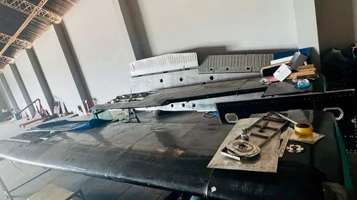 Policía halla partes de aeronaves en hangar vinculado a Sebastián Marset en Warnes