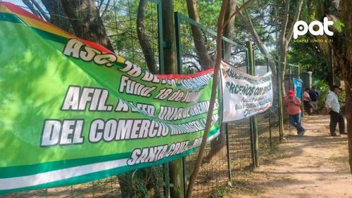 Comerciantes de La Ramada protestan en la Quinta Cruceña en rechazo a pagar los servicios básicos