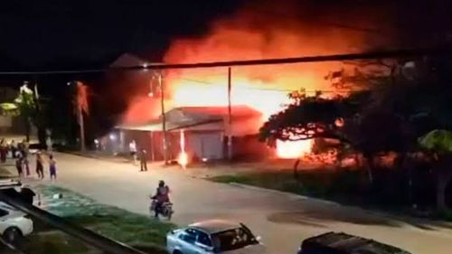 Dos habitaciones, un vehículo quedan afectados por incendio en una vivienda de Montero