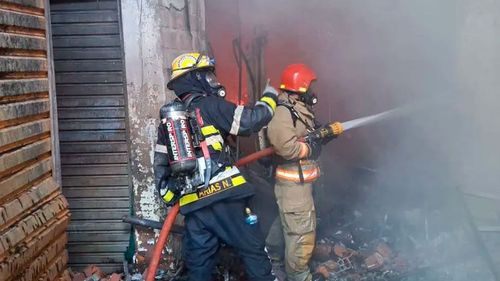Gobernación pide combustible para combatir incendio en Barrio Lindo