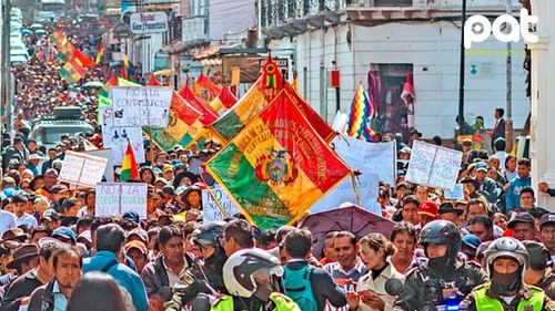 Marcha masiva en Sucre reafirma rechazo a la minería en el Río Chico