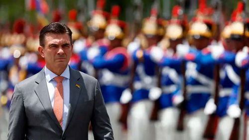 Paz pide dejar uso político del mar