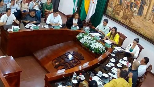 Medrano asume la presidencia del Concejo cruceño con respaldo del MAS y UCS