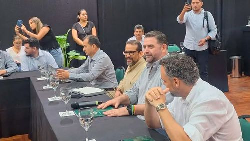 Sector agropecuario se reúne con el gobernador Camacho en medio de emergencia por incendios