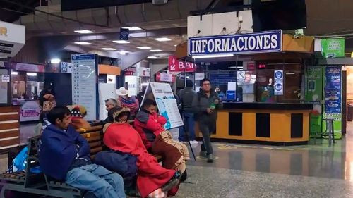 Salidas de buses a Cochabamba son condicionadas por bloqueo en Yapacaní