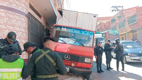 Camión atropella a varias personas en Alto Chijini