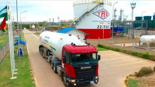 YPFB asegura suministro regular de gasolina en Trinidad