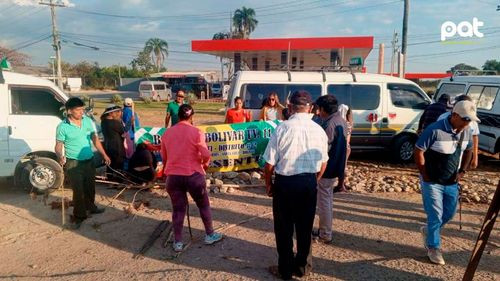 Bloqueo en Warnes por retrasos en construcción de un paso a desnivel