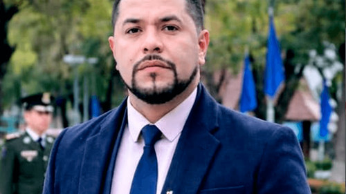 Gobernar requiere experiencia, no improvisación