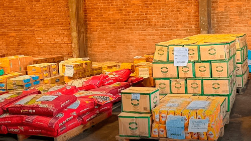 Aduana inutiliza mercancía perecedera y chatarra en Santa Cruz