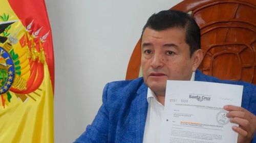 Fernández solicita renuncia de todo su gabinete a seis meses de terminar su gestión