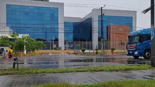 Cisterneros protestan en YPFB y exigen negociar con nuevo Gobierno