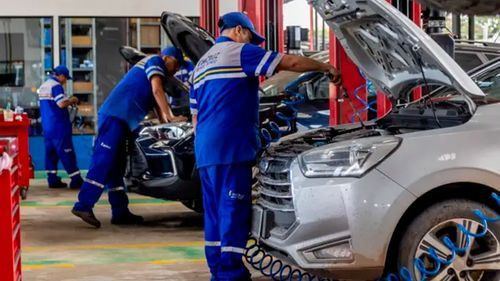 Doria Medina propone talleres gratuitos por daños de gasolina