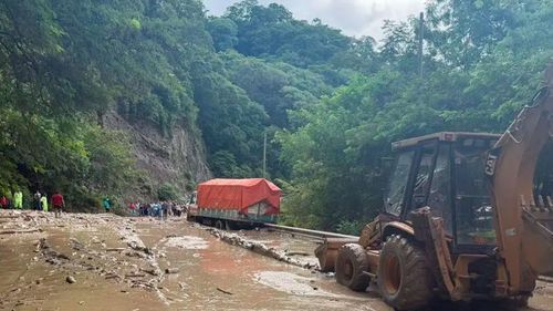 ABC cierra tramo de la ruta antigua Cochabamba–Santa Cruz por derrumbes