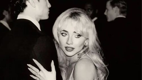 Sabrina Carpenter lanza nueva portada de su álbum tras críticas a imagen original