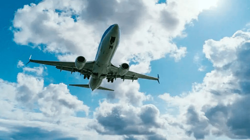 Bolivia avanza en política de cielos abiertos con respaldo de la OACI