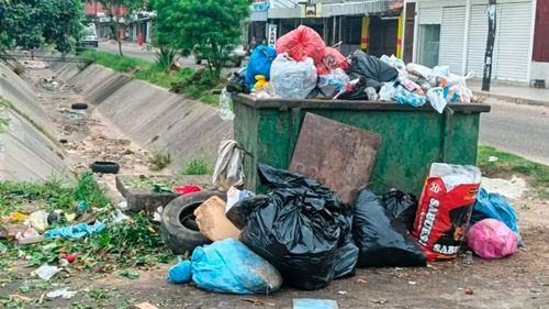 Falta de diésel afecta recojo de basura transporte público