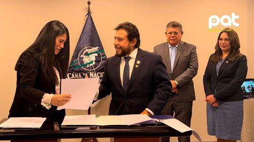 Bolivia y el Salvador firman memorándum para crear la primera Cámara Binacional