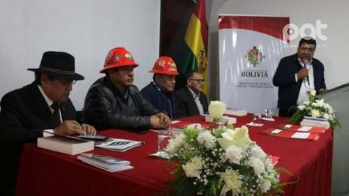 Gobierno y FC-BCB protegerán la Biblioteca Laboral, memoria del movimiento sindical