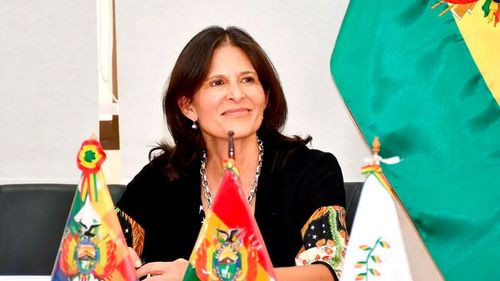 Ministra de Educación descarta incremento salarial y anuncia 4.000 nuevos ítems 