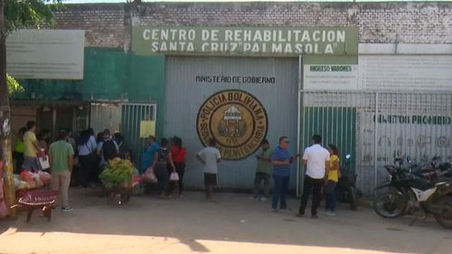 Familia denuncia muerte de reo en Palmasola sin notificación y entierro en fosa común