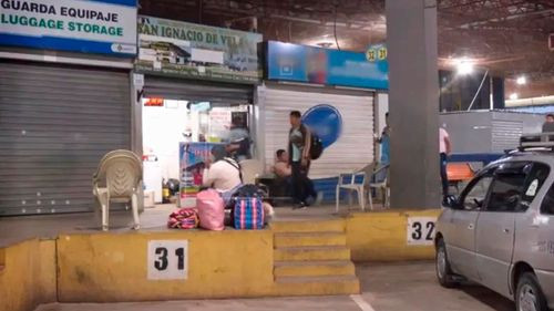 Buses operan con normalidad pero pasajeros deben hacer transbordo por bloqueo en San Ignacio