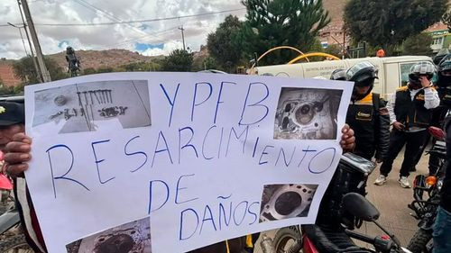Gobierno y choferes inspeccionan tanques de YPFB en medio del paro y bloqueos en Oruro