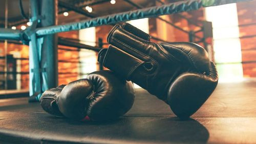 Joven en terapia tras pelea de boxeo por apuestas ilegales