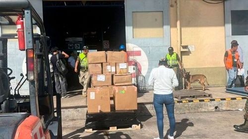Allanan bodegas de Aduana en Viru Viru tras hallar marihuana