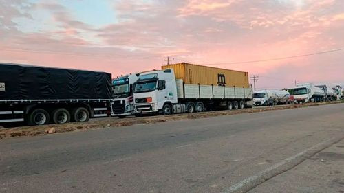 Más de 5.000 camiones esperan que carreteras sean liberadas, afirma la cámara de transporte del oriente