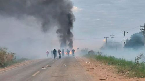 Operativo policial intenta desbloquear San Julián y se registran enfrentamientos 