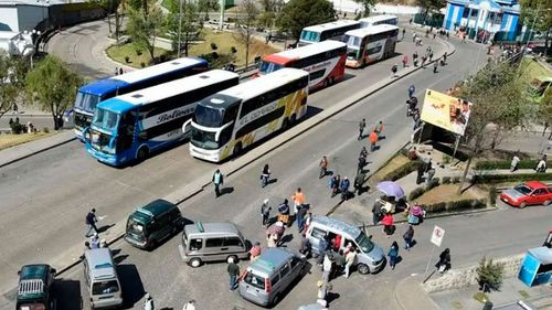 Choferes anuncian 44 puntos de bloqueo en La Paz y confirman paro de 24 horas