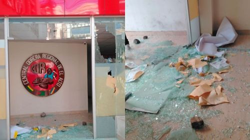 Ataque a la sede de la COR en El Alto deja destrozos en puertas y ventanas