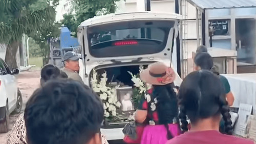  Último adiós a Yuvinca:  La Guardia despide a la niña con lágrimas, flores y pedido urgente de justicia