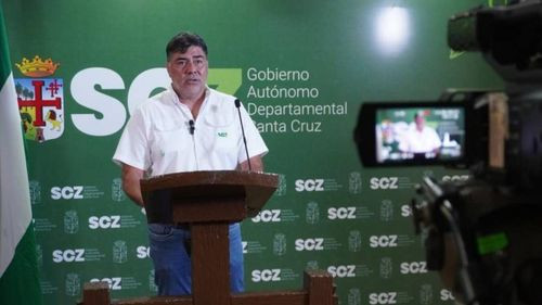 Gobernación recupera el desfile cívico militar en el Cambódromo para festejar a Santa Cruz