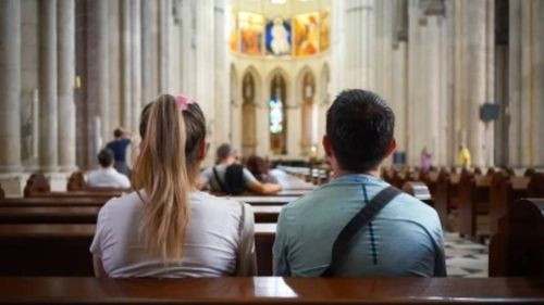 Los fieles se preparan para vivir una semana de oración y reflexión