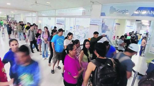 Ante las elecciones, crecen las filas para obtener la cédula de identidad