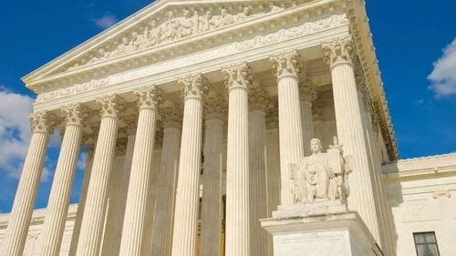 La Corte Suprema de EEUU limita el poder de jueces para bloquear decisiones de Trump