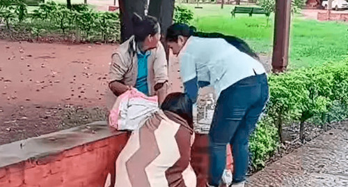 Madre da a luz en plena plaza de san ignacio de velasco