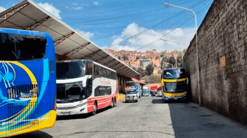 Suspenden viajes interdepartamentales desde La Paz por bloqueos
