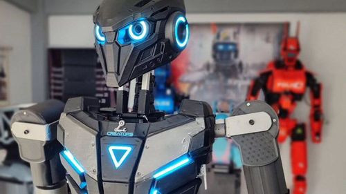 Bolivia presenta su primer robot humanoide desarrollado en Achocalla