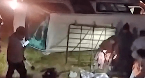 Vuelco de minibús en la ruta nueva cochabamba - santa cruz deja pasajeros heridos