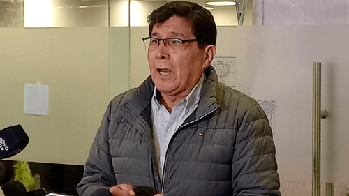 Senador José Sánchez cuestiona gestión del Gobierno por crisis de combustible y paro en Oruro