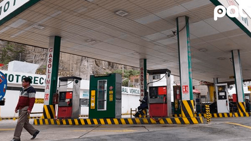 YPFB despacha gasolina al 100% pese a operar con stock límite