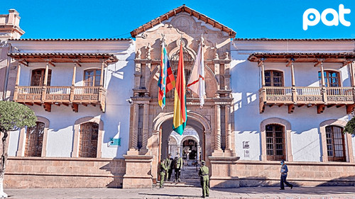 Sesión de Honor por el Bicentenario en Sucre