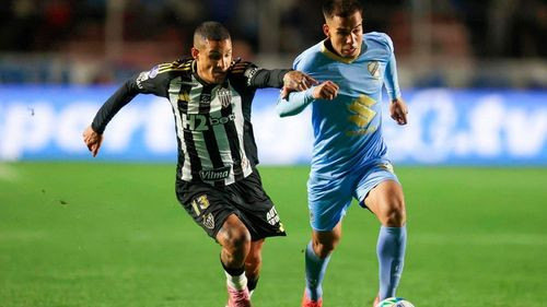 Bolívar se entrena en césped sintético para adaptarse al Arena MRV de Atlético Mineiro