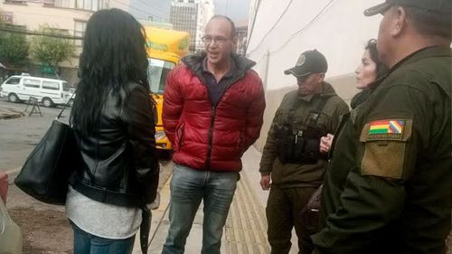 Fernando Handam recibe permiso de  un día para asistir al sepelio de su  madre