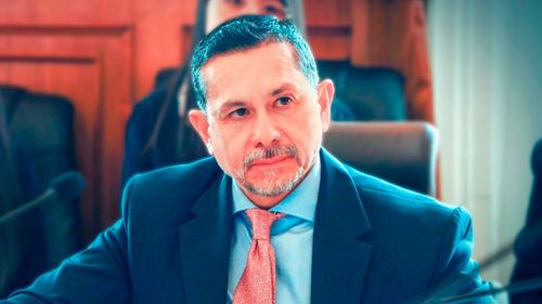 Presidente de la Aduana afirma que funcionarios debían revisar maletas pese a no tener autorización