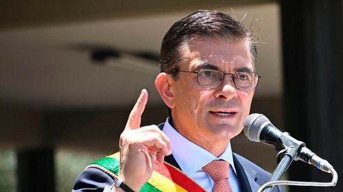 Paz afirma que apartan a implicados en YPFB